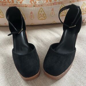 House of Harlow 1960 Tanner Black Suede Mary Jane Platform Block Heels. Size: 7.